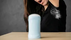 6 domácich prostriedkov na škvrny od dezodorantu: tričká budú opäť ako nové